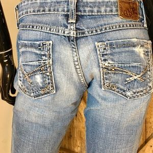 Ladies BKE. 28x33.5. Flare bottom. Lightly worn.